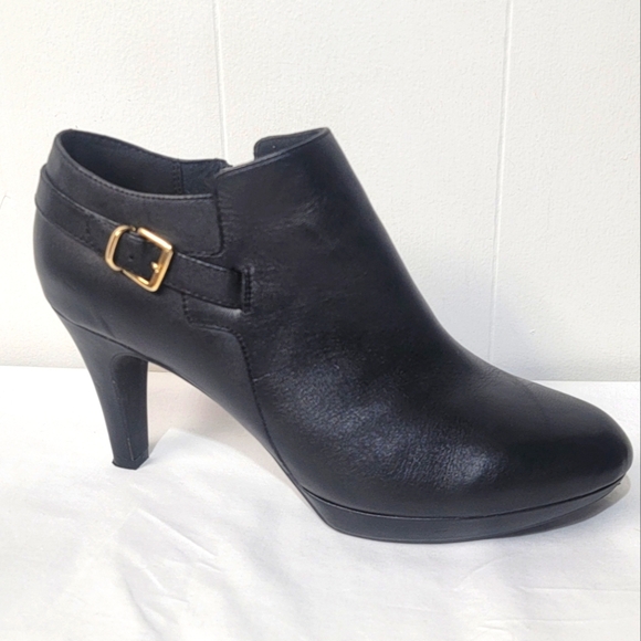 Clarks Briar Milan Black Leather Booties Womens Size 11W - Picture 1 of 10